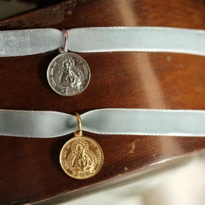 Medallas Acabadas En Plata^Doña Sol Medalla Virgen de la Cabeza Plata